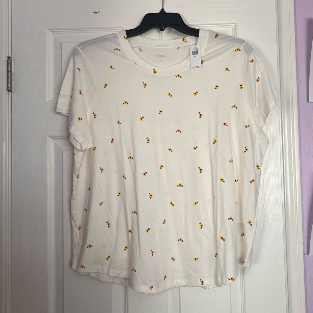 BRAND NEW old navy sunflower tshirt with tag!! size xxl
